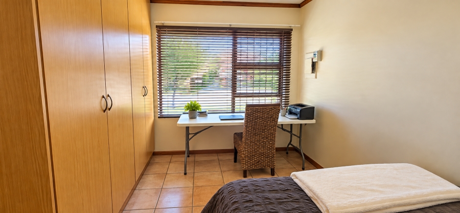 4 Bedroom Property for Sale in Langenhovenpark Free State